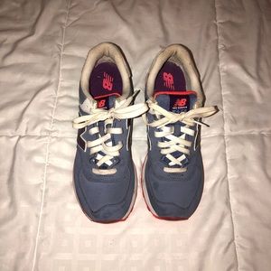 New Balance 574 tennis shoes